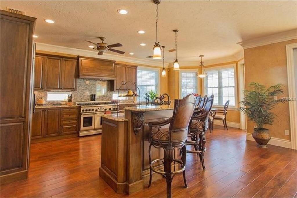 Large Mediterranean Oasis - Water Views & Pool Clearwater Beach Eksteriør bilde